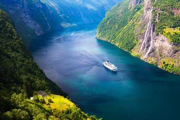 Proplouvání fjordem Geiranger
