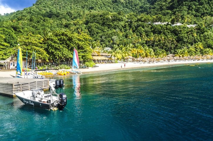 Castries - Pláž na Svaté Lucii.