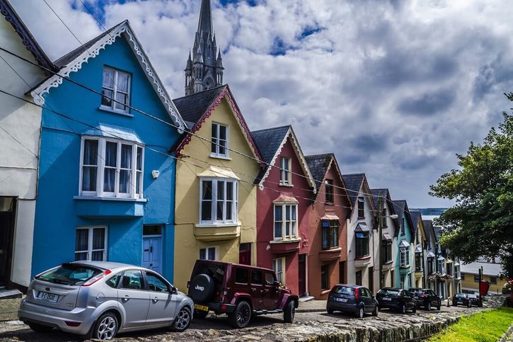 Cobh (Cork) - Barevné domy v Corku