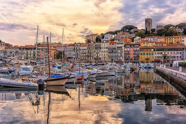 Cannes - Z pohledu ze Starého přístavu.