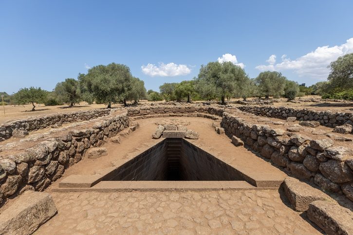 Oristano - Starobylá posvátná studna Santa Cristina u Paulilatino