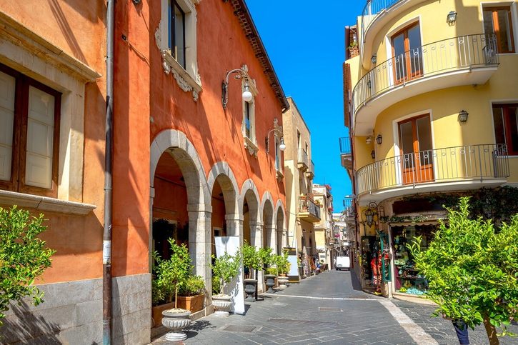 Taormina - Hlavní ulice Corso Umberto
