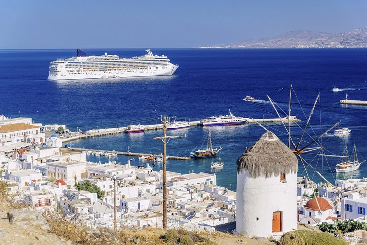 Mykonos - Pohled na odplutí výletní lodě z Mykonosu