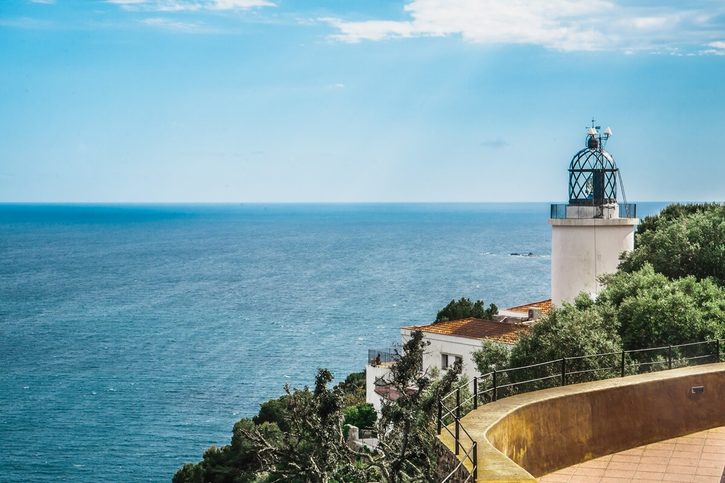 Palamós - Pohled na maják Far de Sant Sebastià