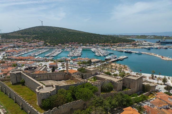 Çeşme - Hrad a marina.