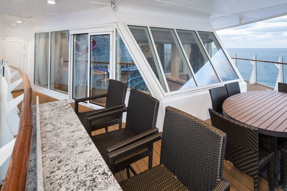 Prostorné apartmá s výhledem na Vodní divadlo s velkým balkonem, balkon - Harmony of the Seas